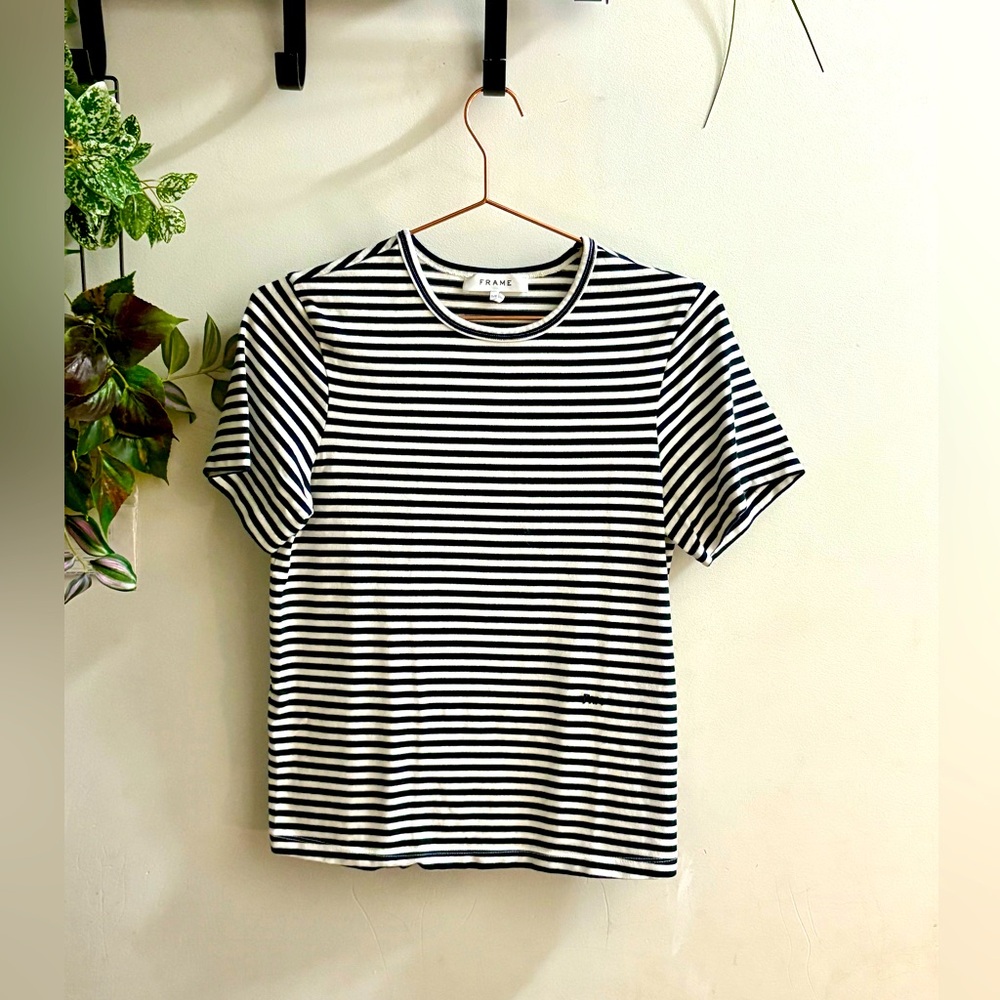 FRAME BLK/ WHITE STRIPED BOX CUT TEE SIZE SMALL